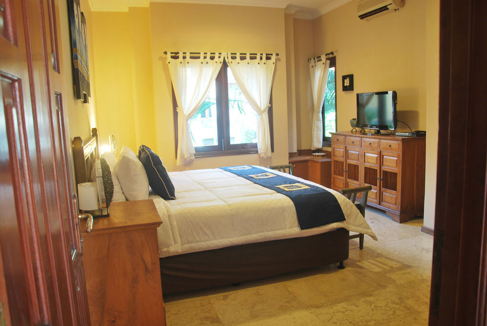 Kuta Holiday Villas Екстер'єр фото
