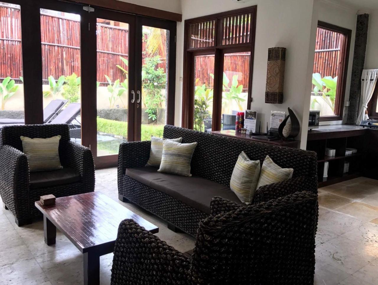 Kuta Holiday Villas Екстер'єр фото