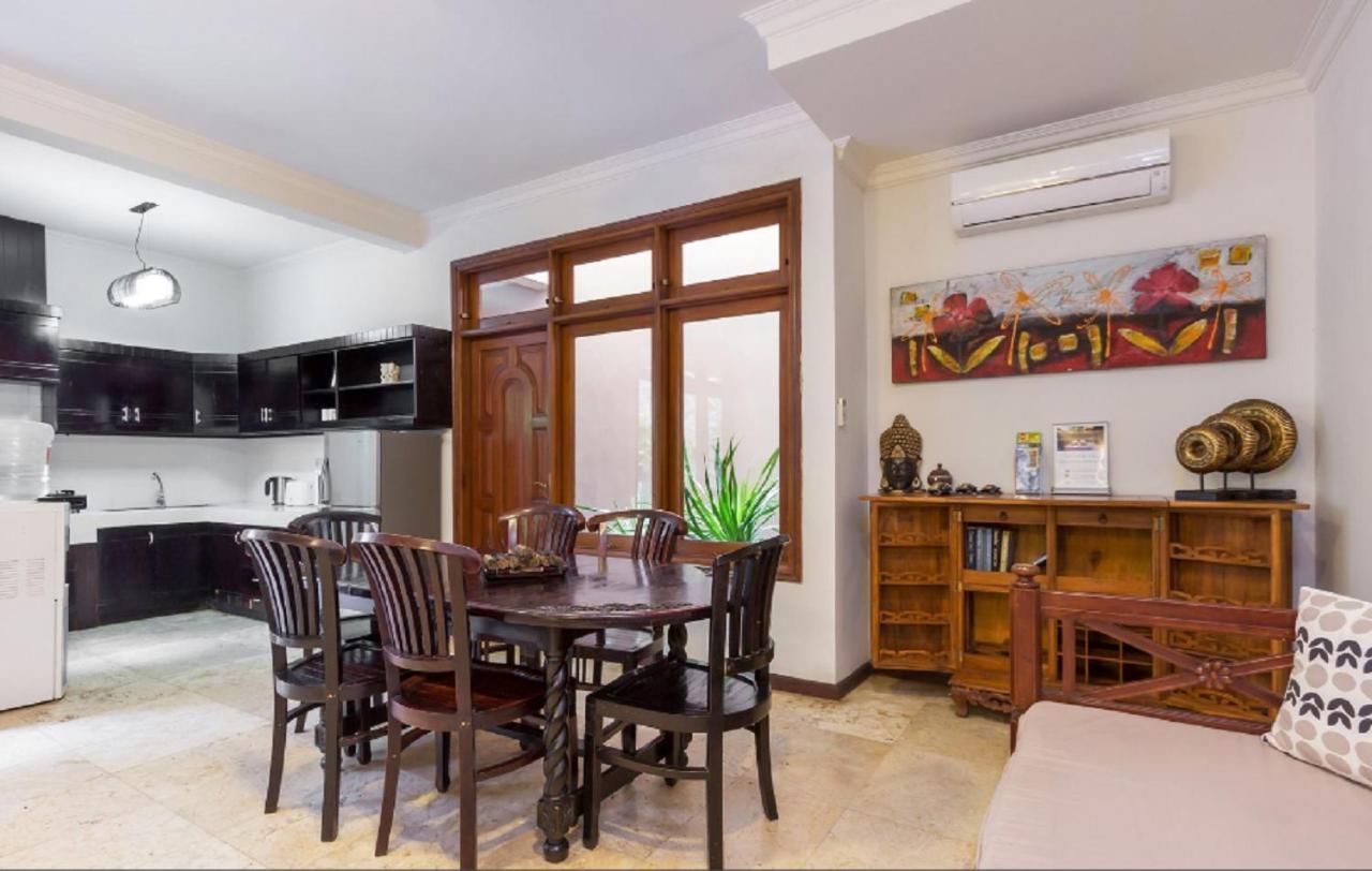Kuta Holiday Villas Екстер'єр фото