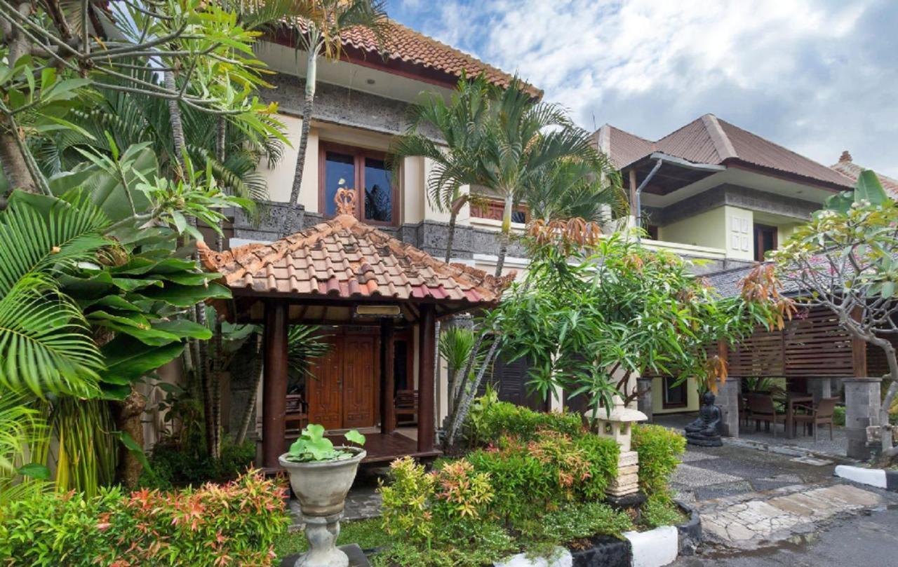 Kuta Holiday Villas Екстер'єр фото
